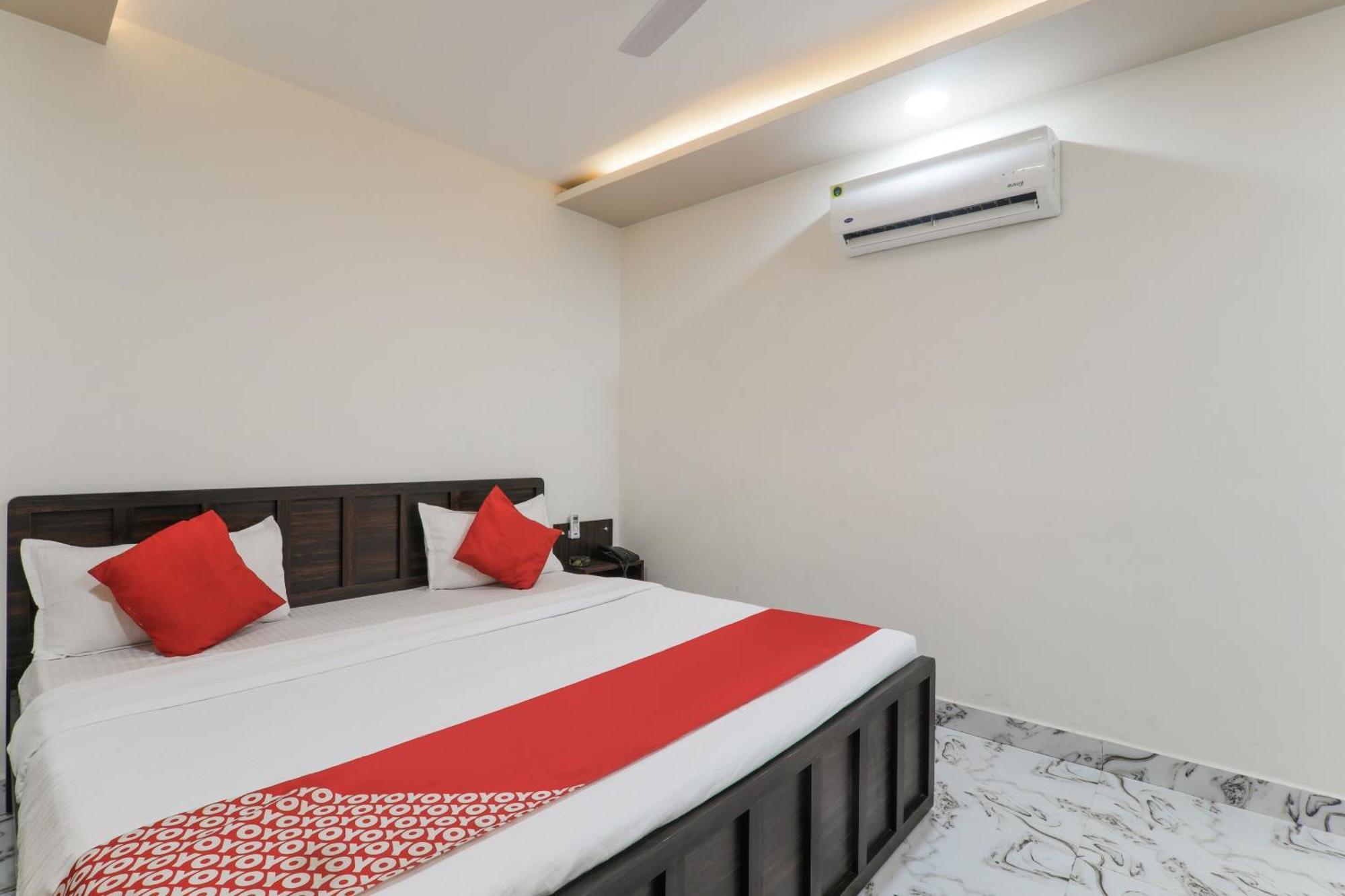 Hotel O Aastha Near Chaudhary Charan Singh International Airport Bijnaur Esterno foto